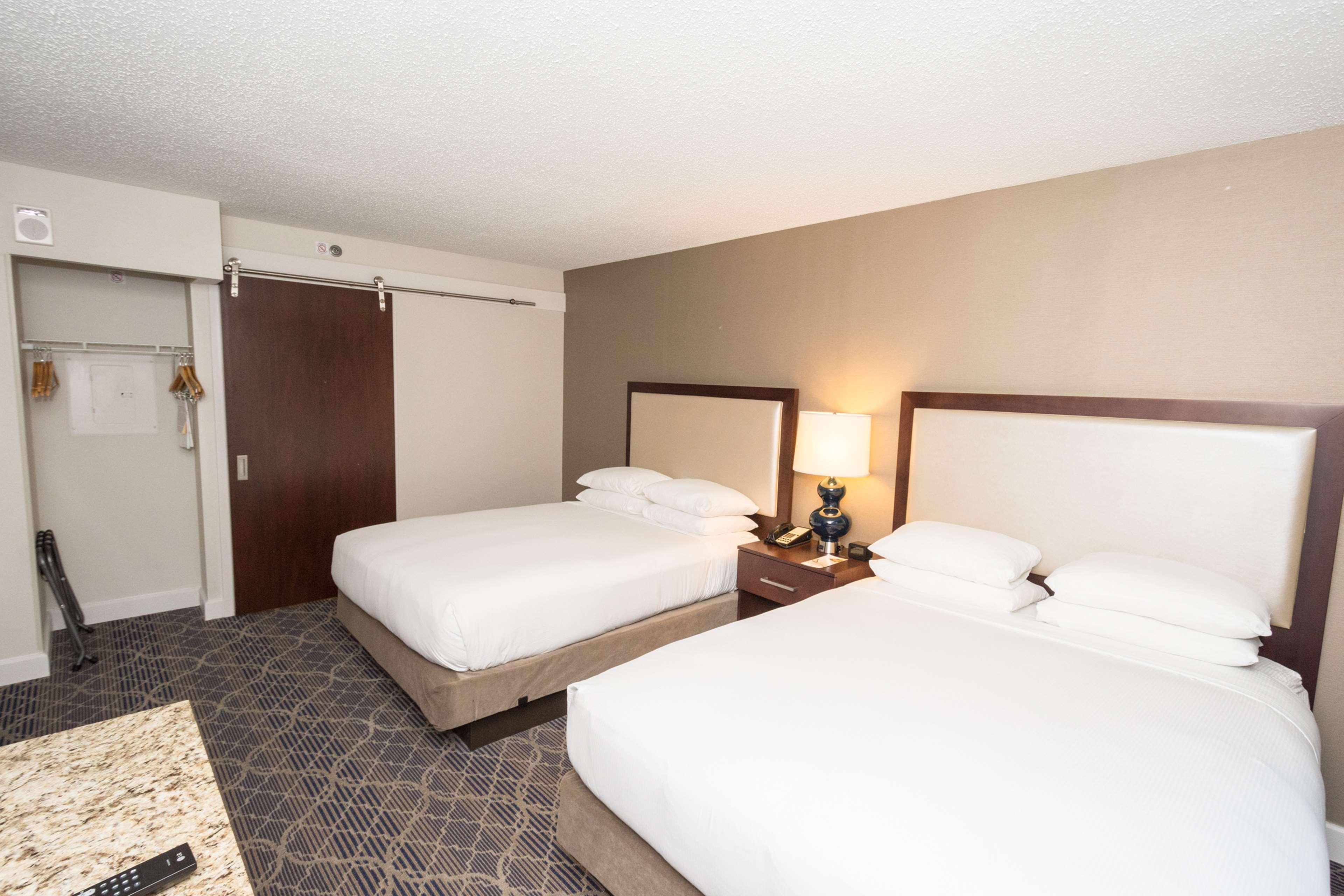 סמירנה Doubletree Suites By Hilton At The Battery Atlanta מראה חיצוני תמונה