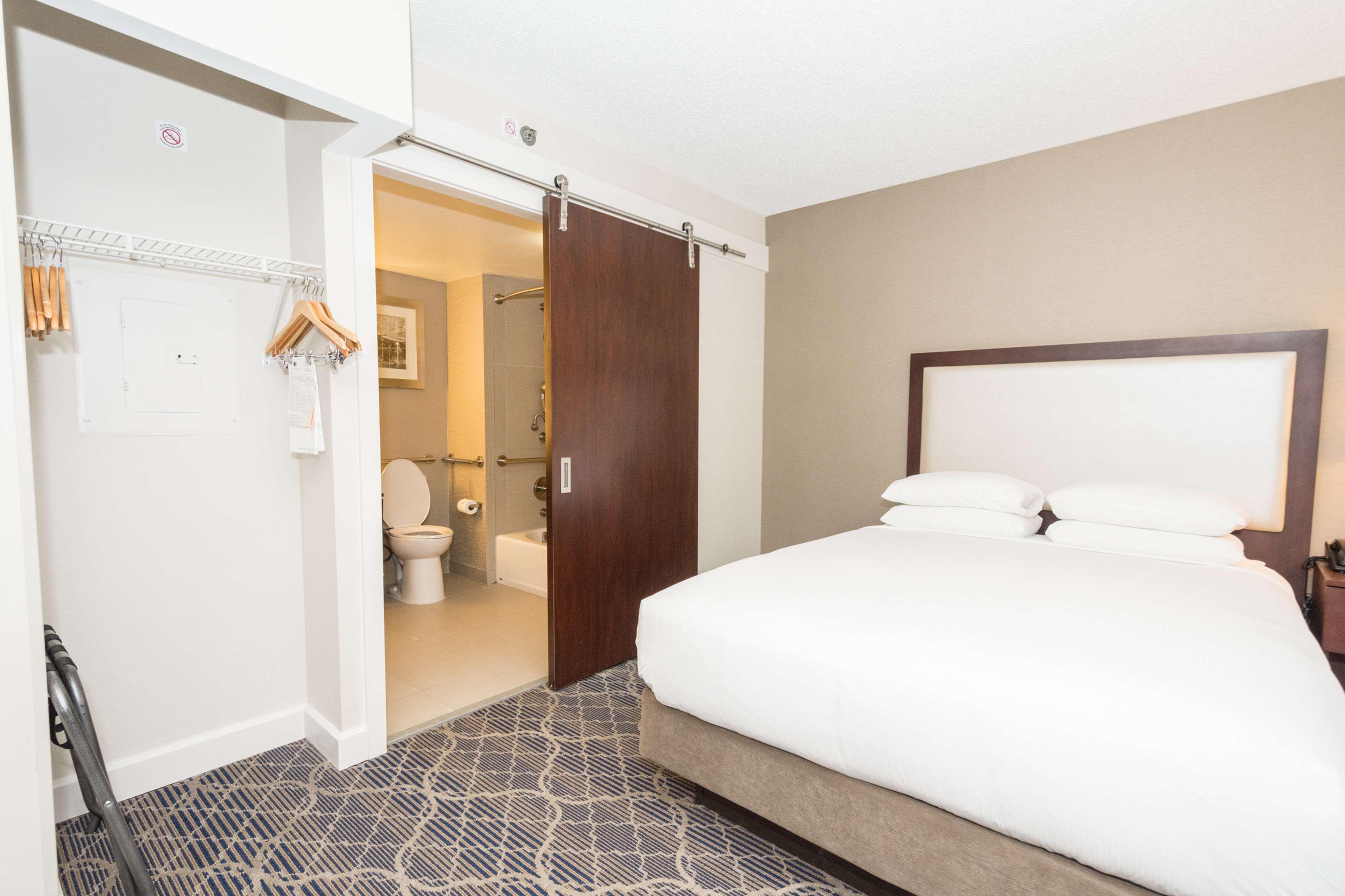 סמירנה Doubletree Suites By Hilton At The Battery Atlanta מראה חיצוני תמונה