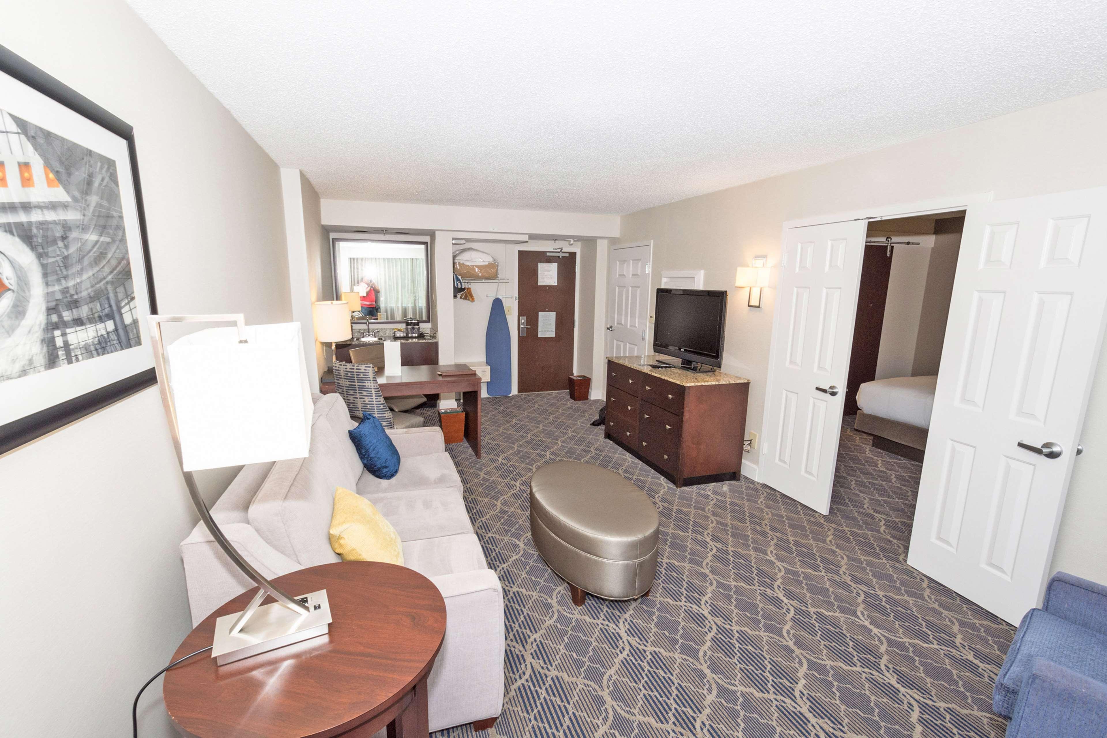 סמירנה Doubletree Suites By Hilton At The Battery Atlanta מראה חיצוני תמונה