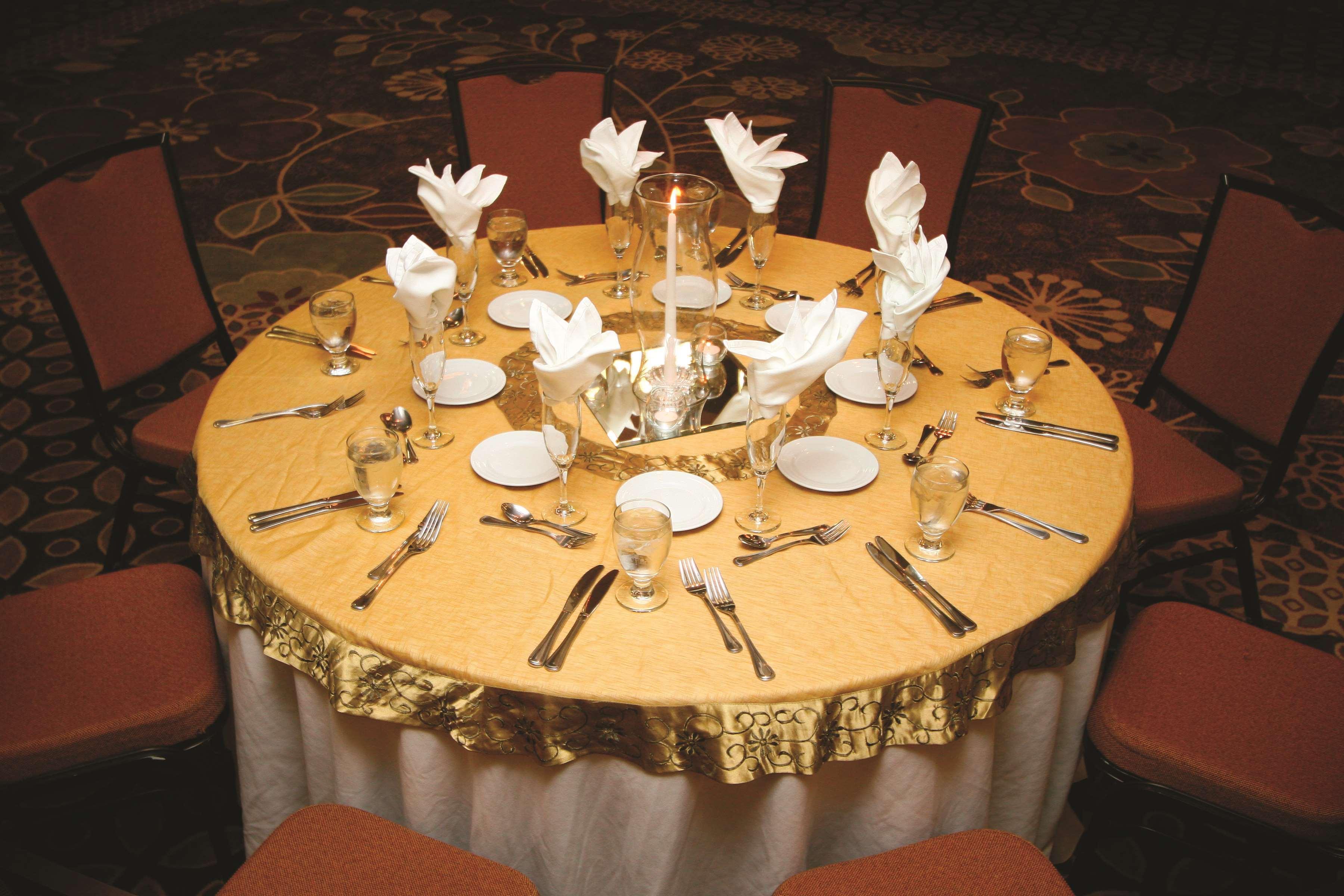 סמירנה Doubletree Suites By Hilton At The Battery Atlanta מסעדה תמונה