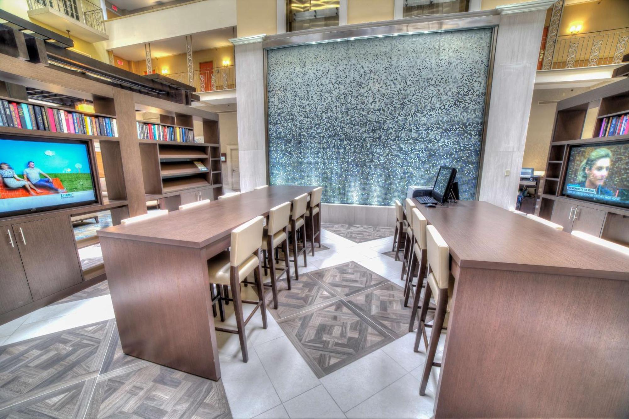 סמירנה Doubletree Suites By Hilton At The Battery Atlanta מראה חיצוני תמונה
