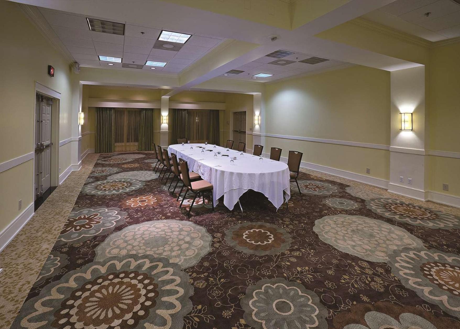 סמירנה Doubletree Suites By Hilton At The Battery Atlanta מראה חיצוני תמונה