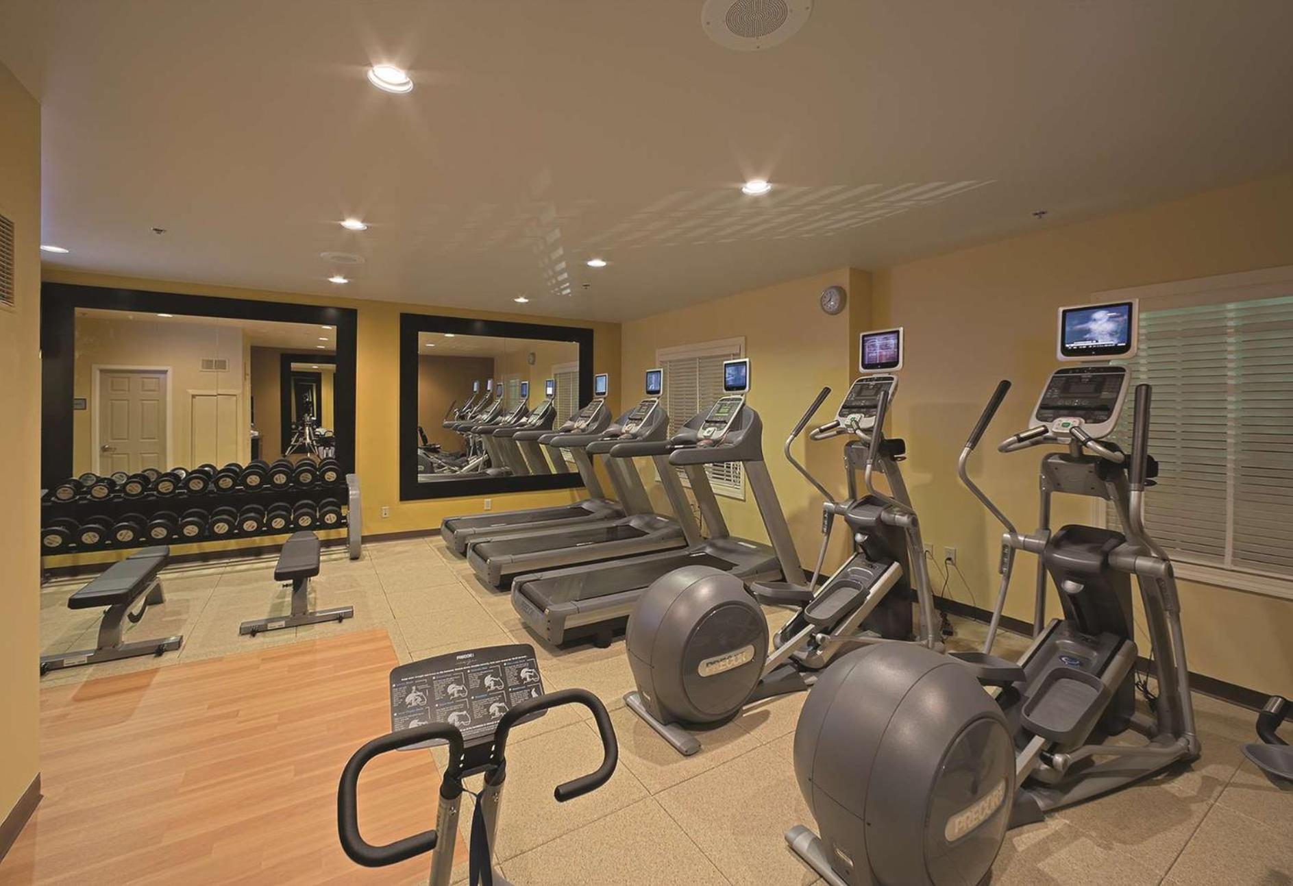 סמירנה Doubletree Suites By Hilton At The Battery Atlanta מראה חיצוני תמונה