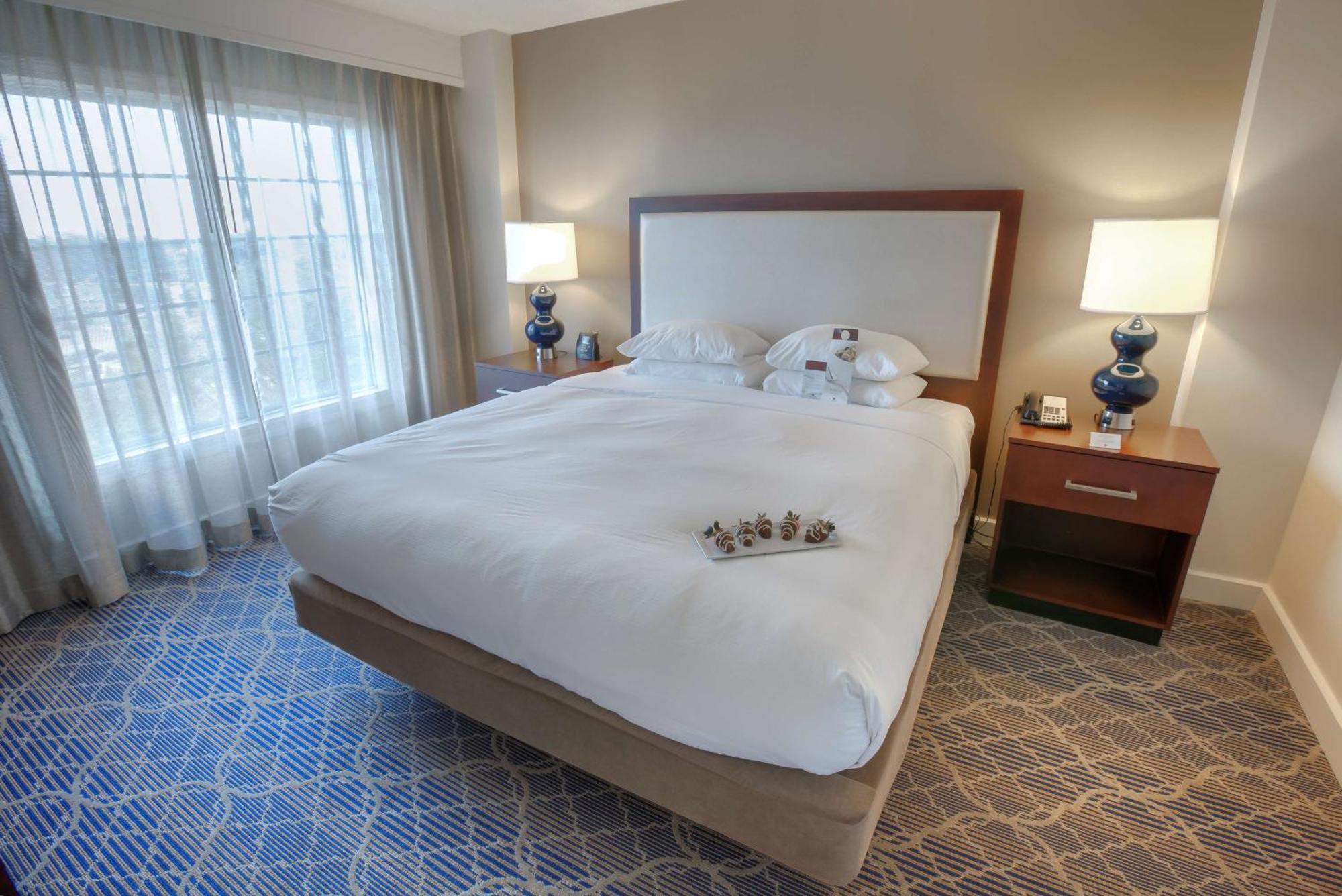 סמירנה Doubletree Suites By Hilton At The Battery Atlanta מראה חיצוני תמונה