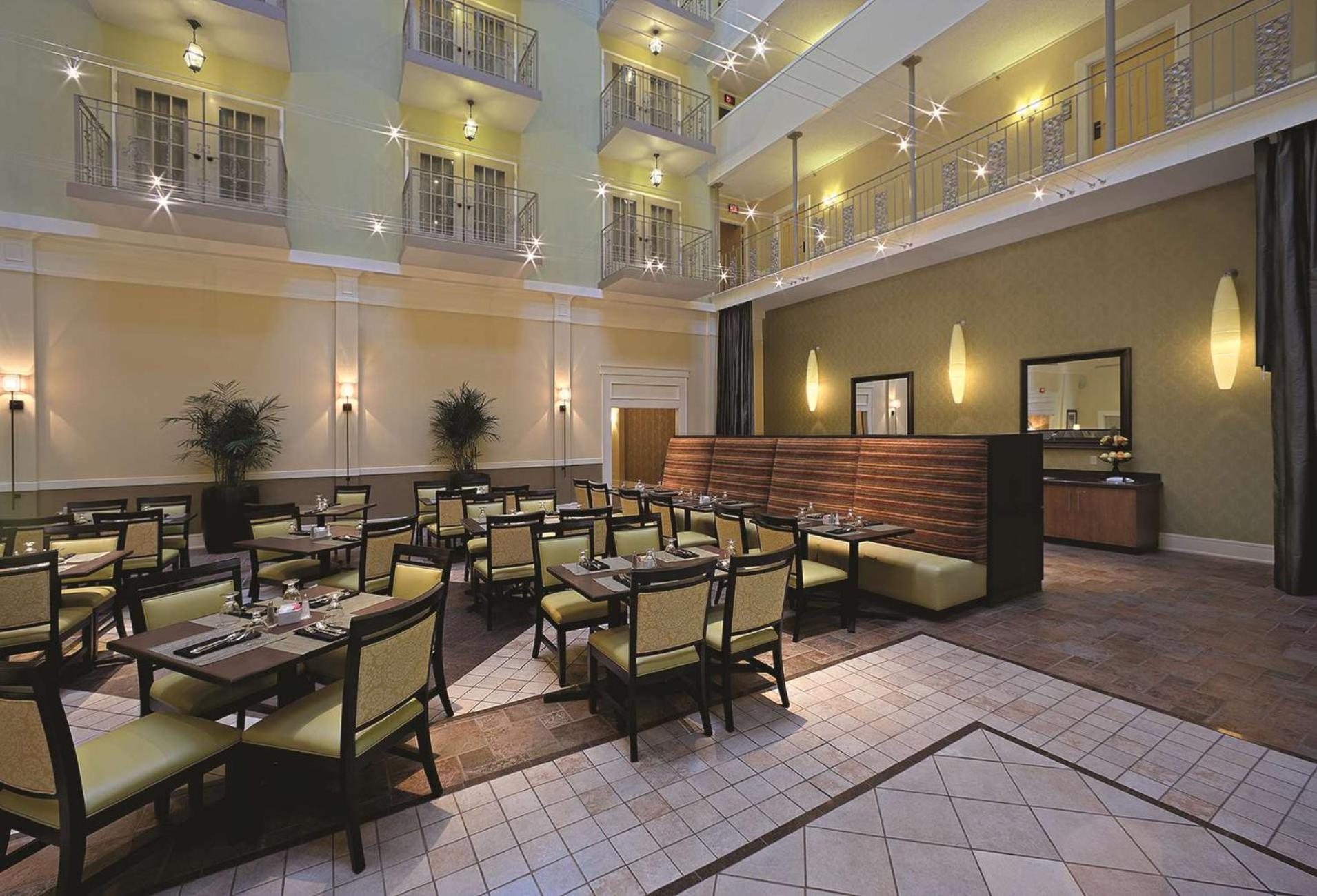 סמירנה Doubletree Suites By Hilton At The Battery Atlanta מראה חיצוני תמונה