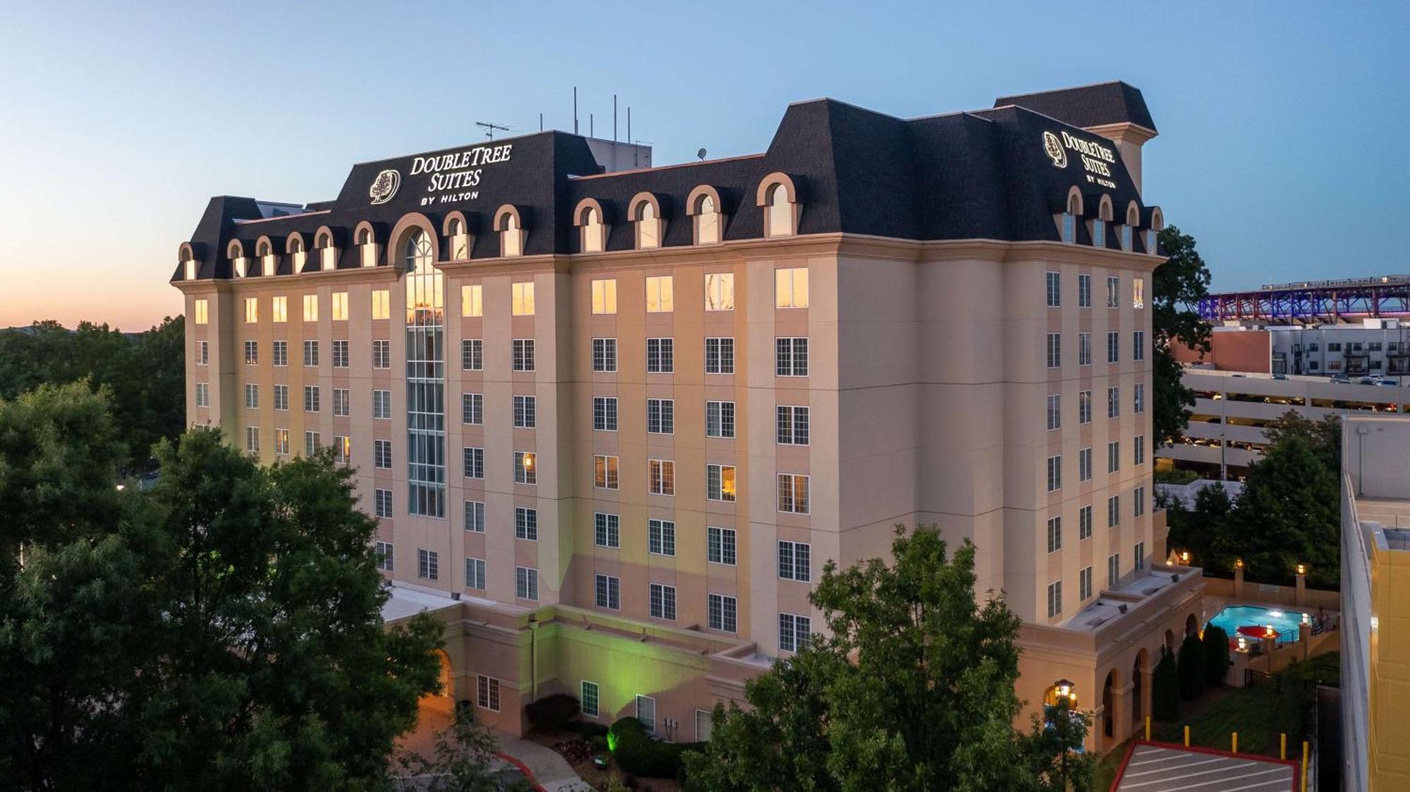 סמירנה Doubletree Suites By Hilton At The Battery Atlanta מראה חיצוני תמונה