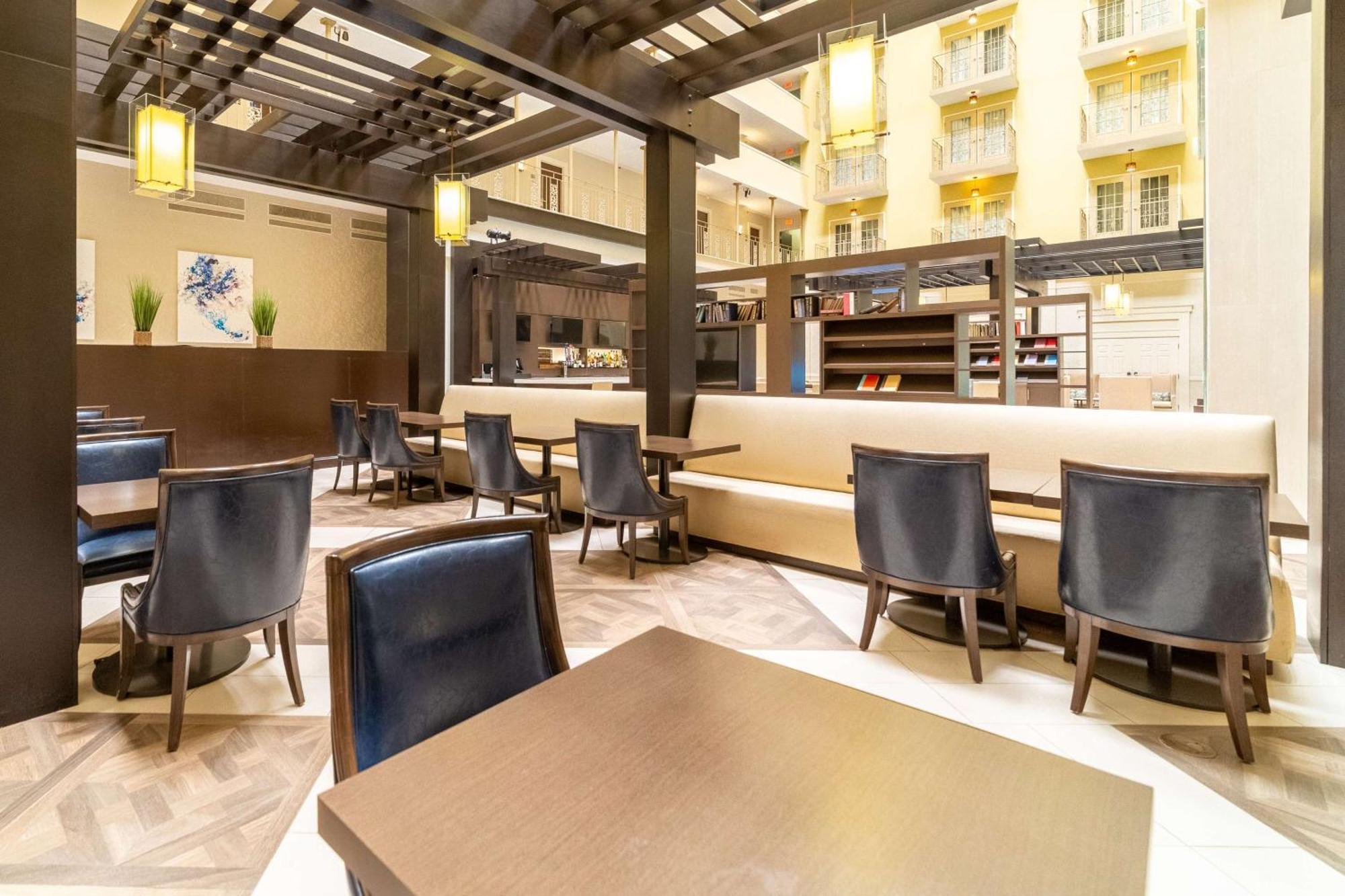סמירנה Doubletree Suites By Hilton At The Battery Atlanta מראה חיצוני תמונה